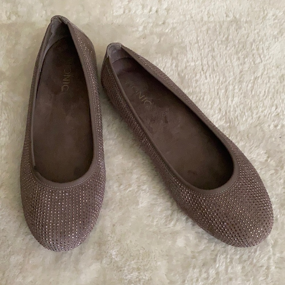 Vionic Taupe Sparkly Willow Flats Size Woma